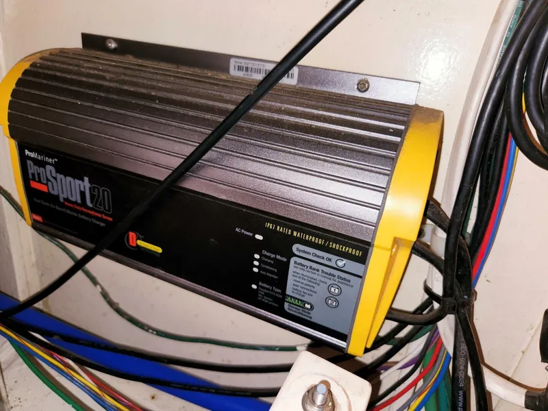 Slide: The Image of Waterline Yachts Inc 55 2003 - 5902484