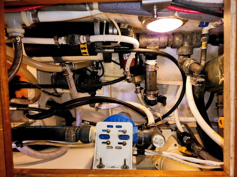 Slide: The Image of Waterline Yachts Inc 55 2003 - 5902486