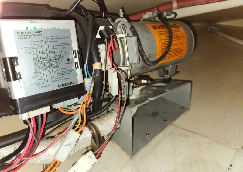 Slide: The Image of Waterline Yachts Inc 55 2003 - 5902494