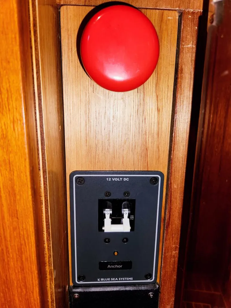 Slide: The Image of Waterline Yachts Inc 55 2003 - 5902574