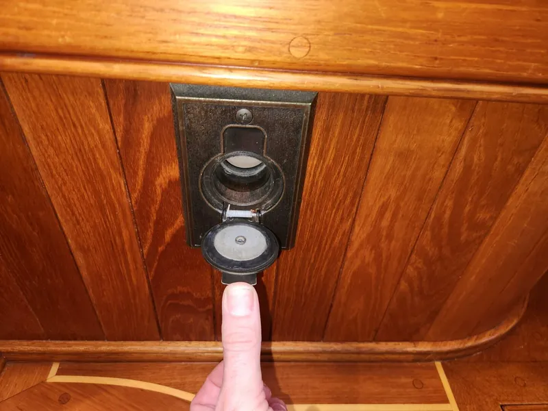 Slide: The Image of Waterline Yachts Inc 55 2003 - 5902575