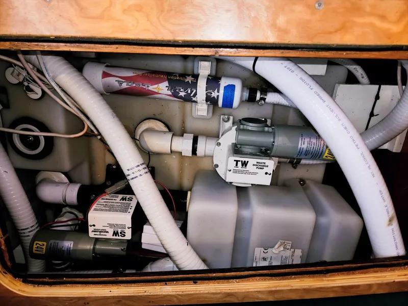 Slide: The Image of Waterline Yachts Inc 55 2003 - 5902577