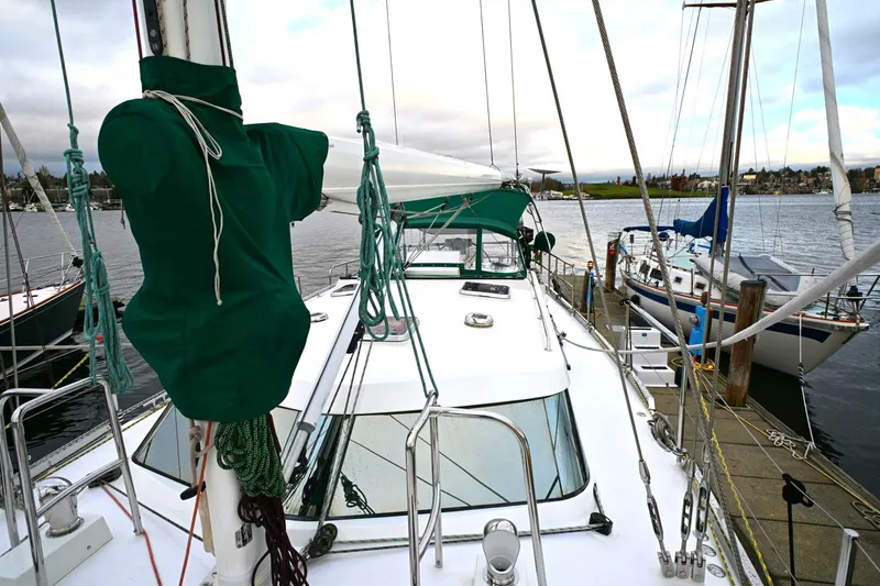 Slide: The Image of Waterline Yachts Inc 55 2003 - 5902612