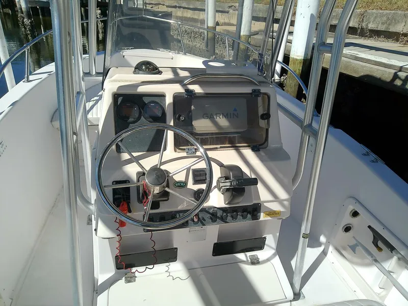 Slide: The Image of Grady-White 209 Escape 1999 - 5901449