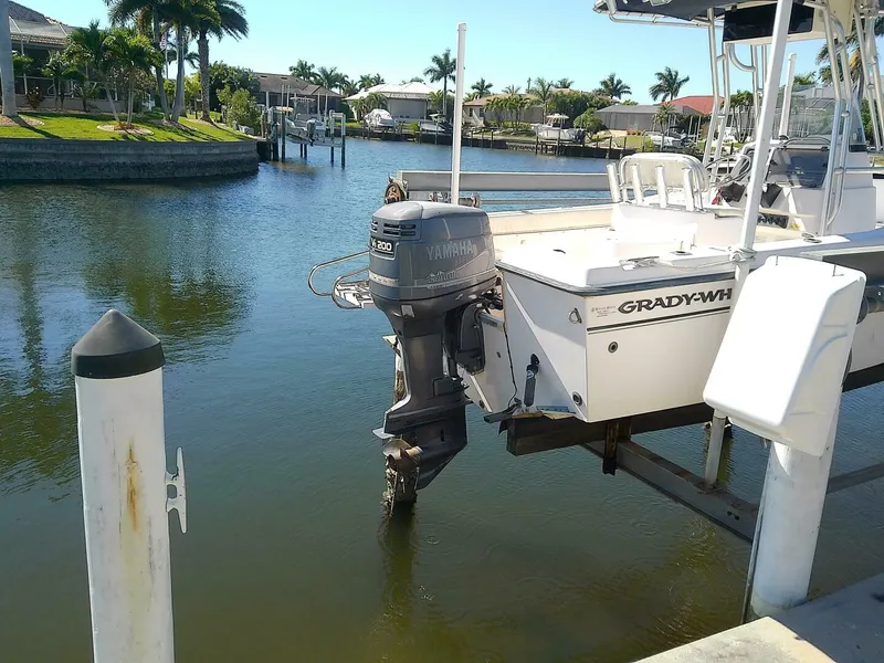 Slide: The Image of Grady-White 209 Escape 1999 - 5901436