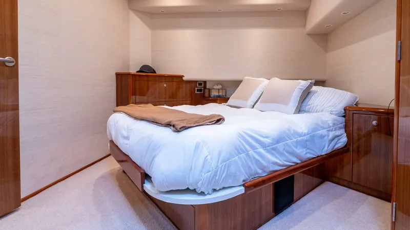 Slide: The Image of Viking 64 Convertible 2007 - 5901770