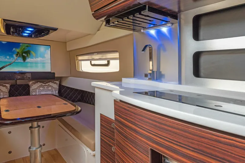 Slide: The Image of Scout 420 LXF 2018 - 5901848