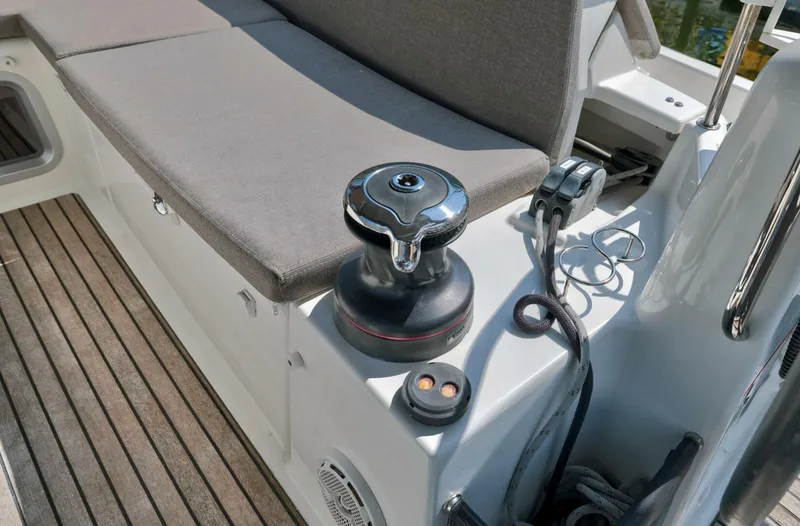 Slide: The Image of Jeanneau 440 2021 - 5938030