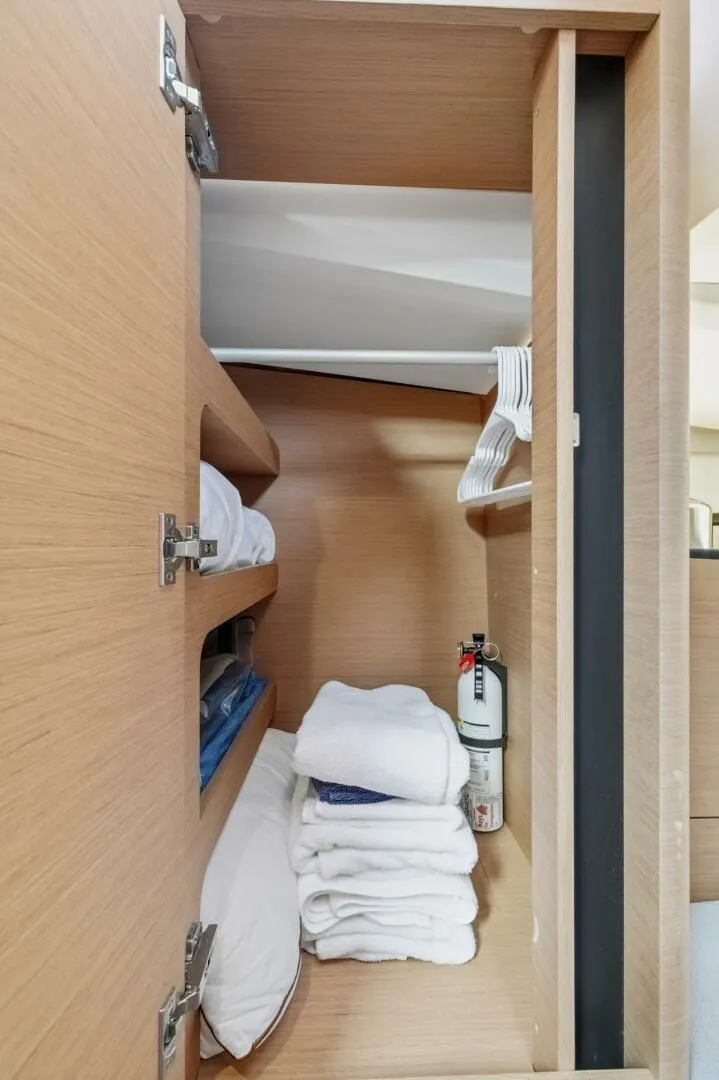 Slide: The Image of Jeanneau 440 2021 - 5938045