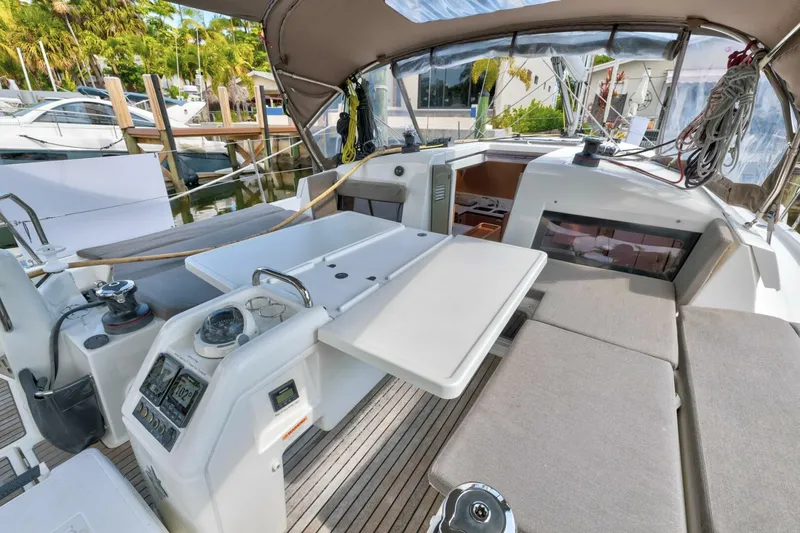 Slide: The Image of Jeanneau 440 2021 - 5938007