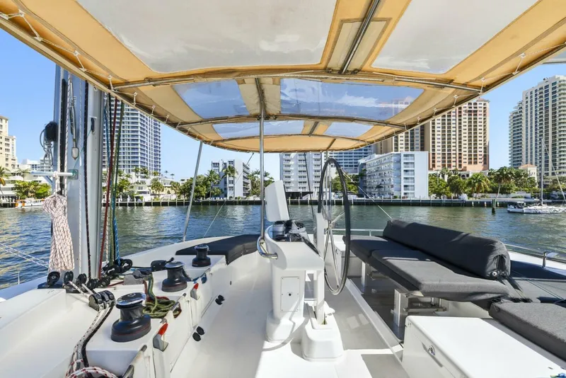 Slide: The Image of Lagoon 52F 2021 - 5950077