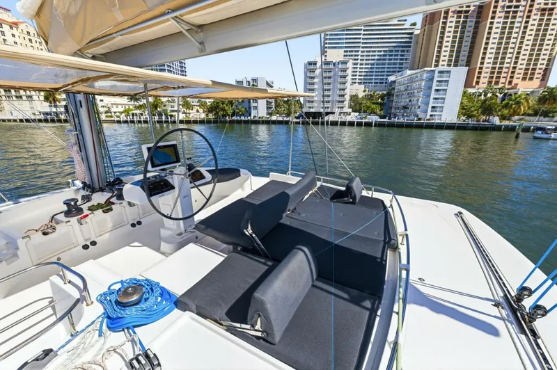 Slide: The Image of Lagoon 52F 2021 - 5950080