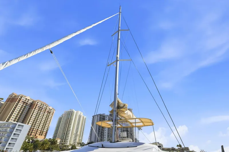 Slide: The Image of Lagoon 52F 2021 - 5950085