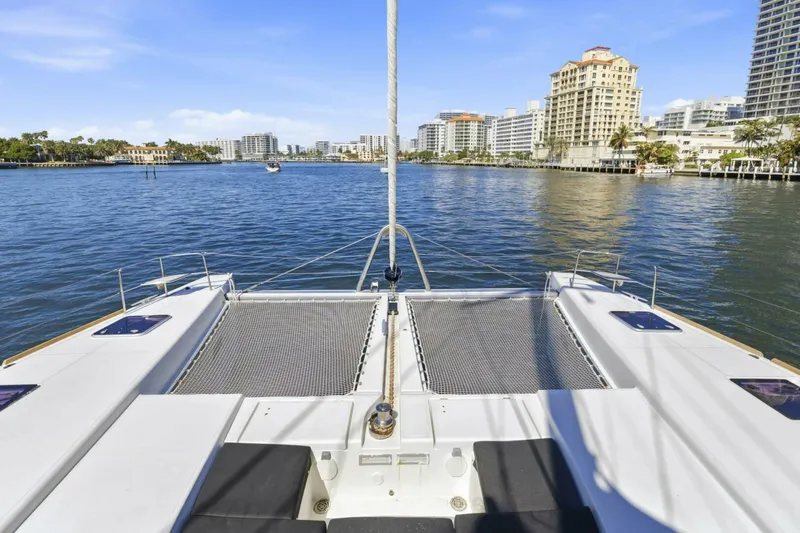 Slide: The Image of Lagoon 52F 2021 - 5950062