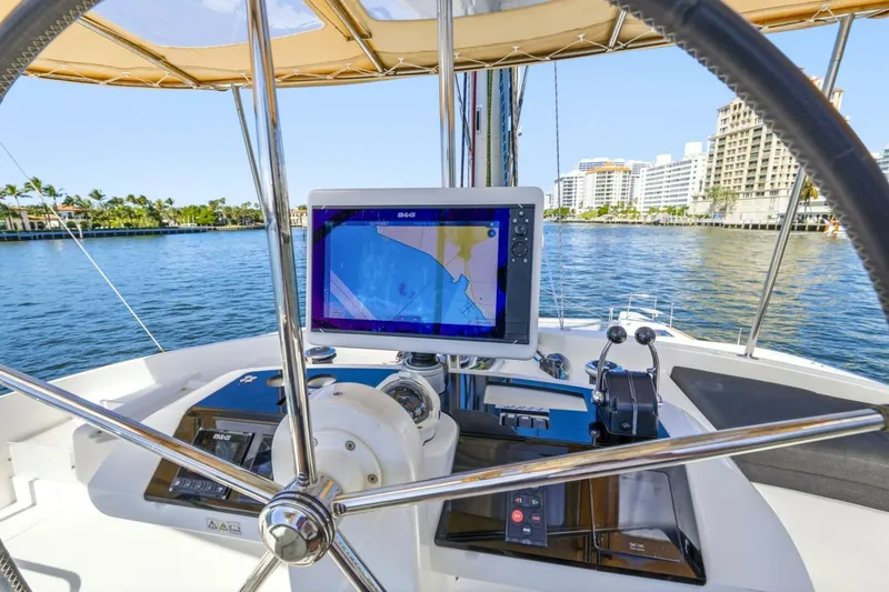 Slide: The Image of Lagoon 52F 2021 - 5950141