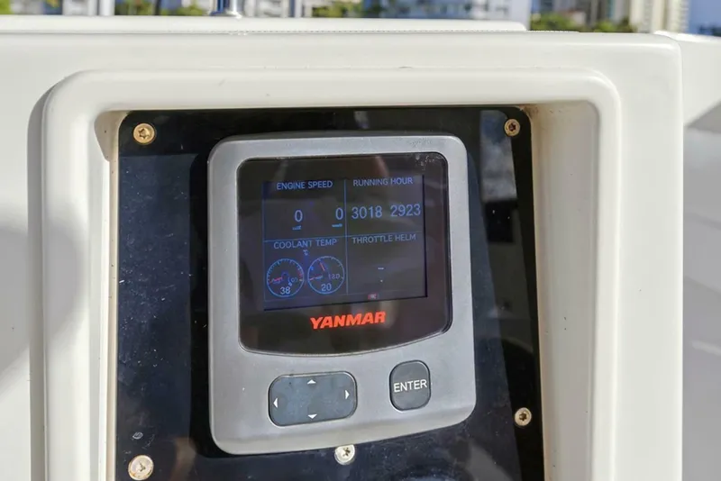 Slide: The Image of Lagoon 52F 2021 - 5950143