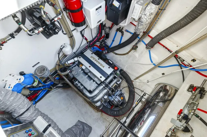 Slide: The Image of Lagoon 52F 2021 - 5950144