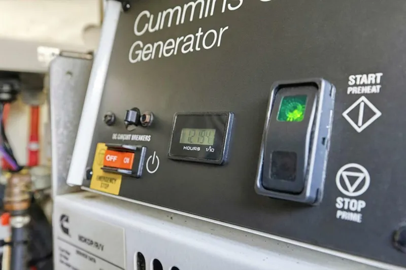 Slide: The Image of Lagoon 52F 2021 - 5950146