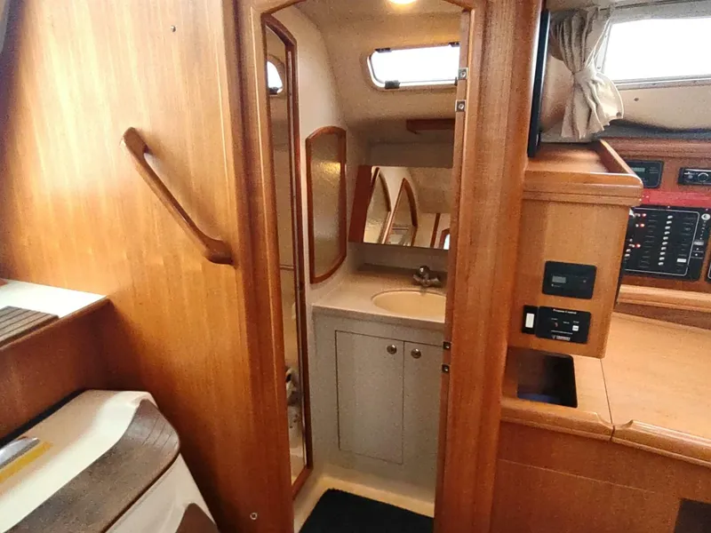 Slide: The Image of Hunter 35 2003 - 5934681