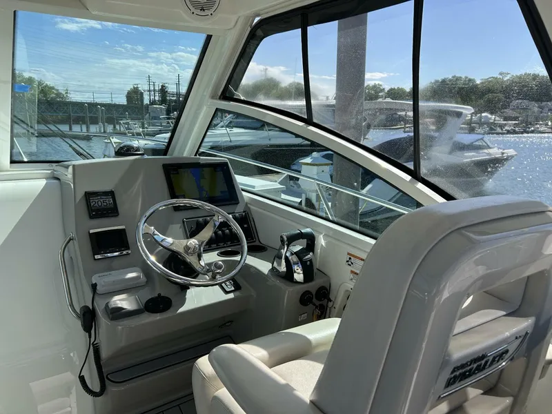 Slide: The Image of Boston Whaler 285 Conquest 2015 - 5902843