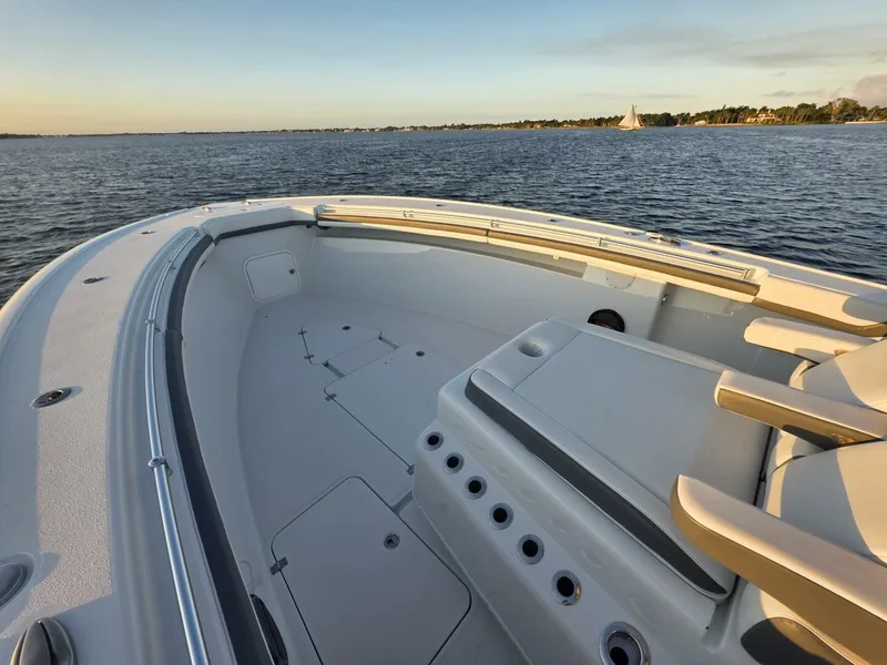 Slide: The Image of Yellowfin 42 Offshore 2019 - 5903427