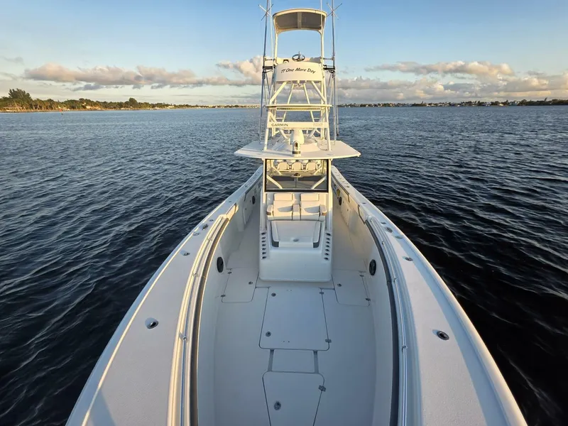 Slide: The Image of Yellowfin 42 Offshore 2019 - 5903421