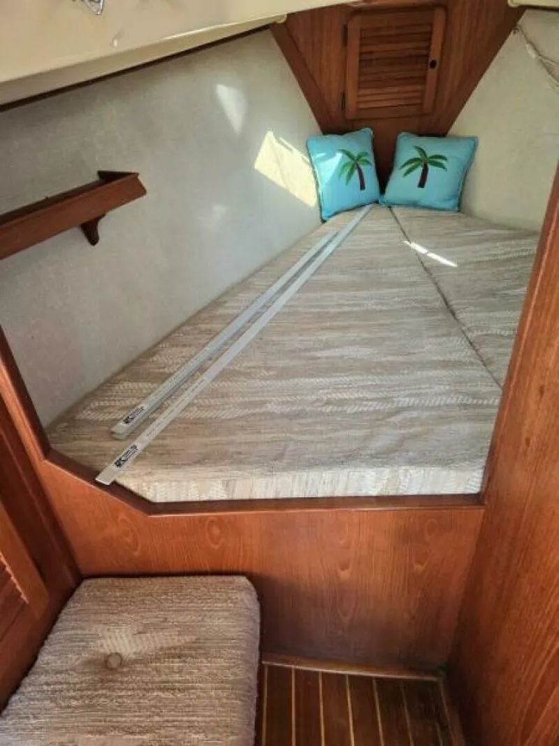 Slide: The Image of Island Packet 27 1988 - 5903402