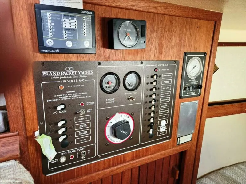 Slide: The Image of Island Packet 27 1988 - 5903403