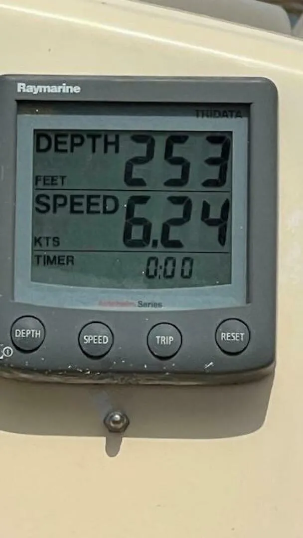 Slide: The Image of Island Packet 27 1988 - 5903435