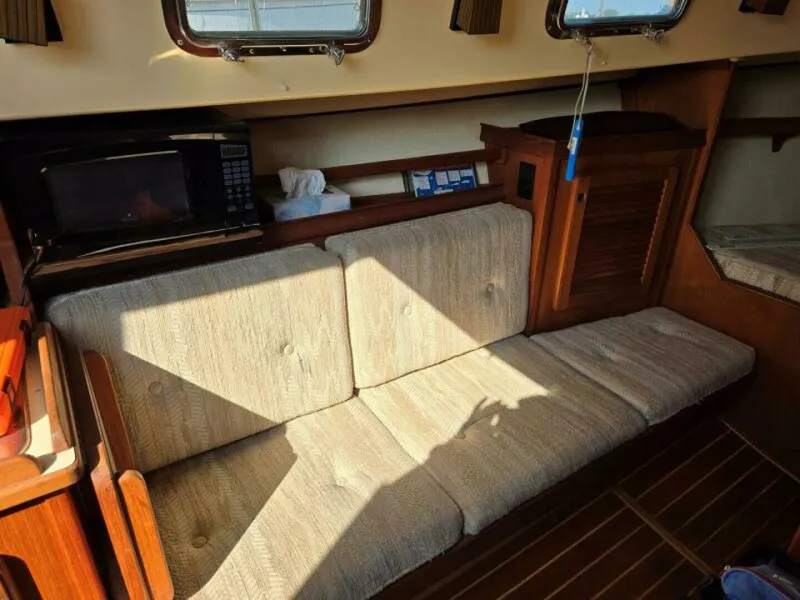 Slide: The Image of Island Packet 27 1988 - 5903400