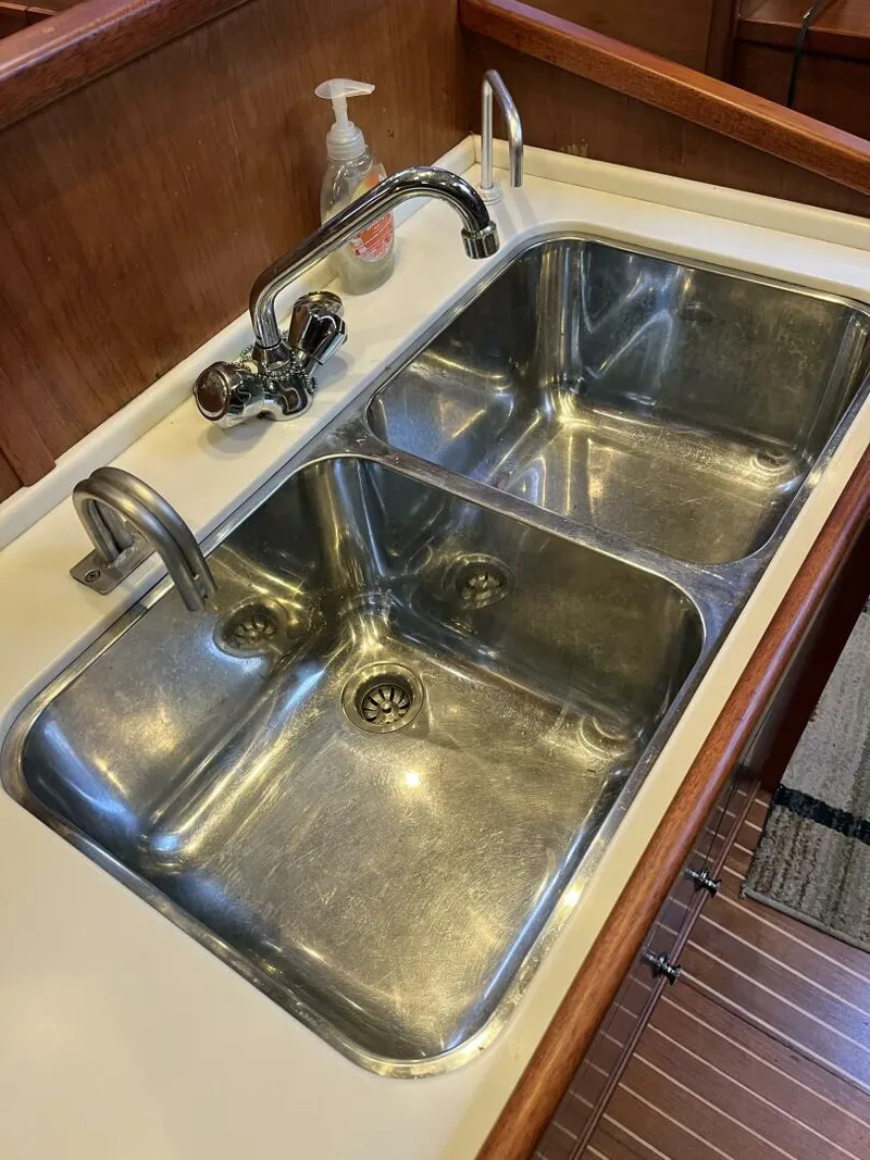 Slide: The Image of Amel Mango 1979 - 5903861