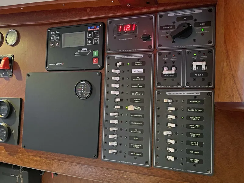 Slide: The Image of Amel Mango 1979 - 5903859