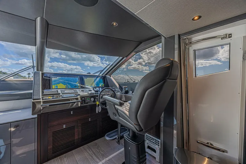 Slide: The Image of Sunseeker 88 2025 - 5903985