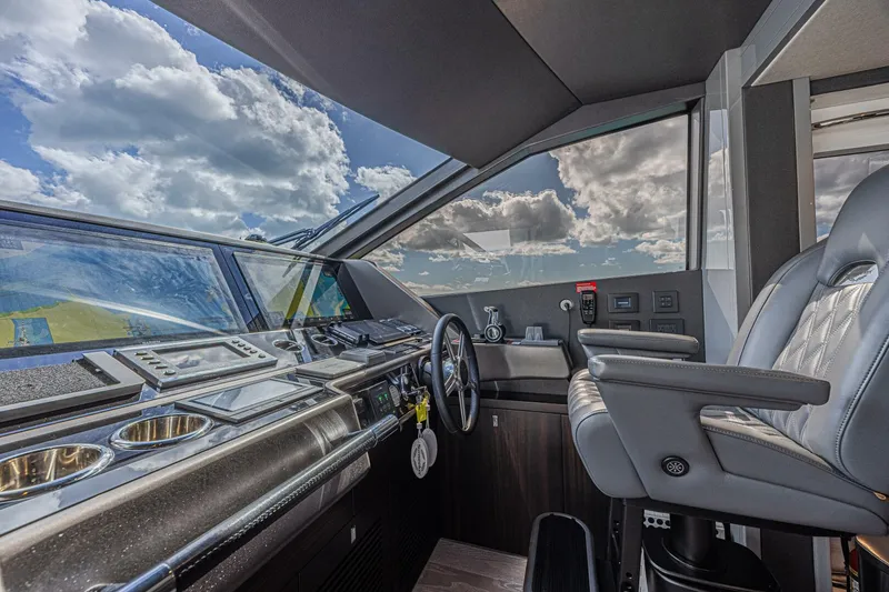 Slide: The Image of Sunseeker 88 2025 - 5903997