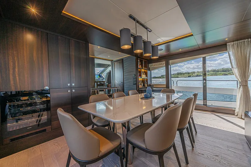 Slide: The Image of Sunseeker 88 2025 - 5904053