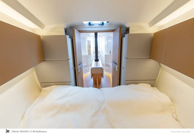 Slide: The Image of Italia Yachts 11.98 2026 - 5908458