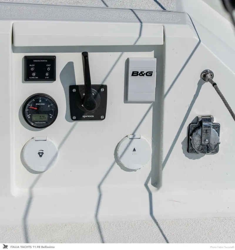 Slide: The Image of Italia Yachts 11.98 2026 - 5908459