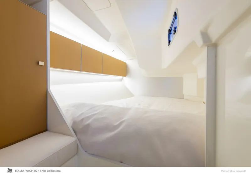 Slide: The Image of Italia Yachts 11.98 2026 - 5908455