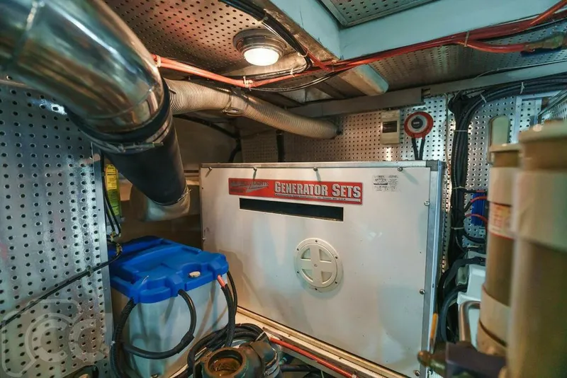 Slide: The Image of Offshore 52 Pilothouse 1999 - 5904488