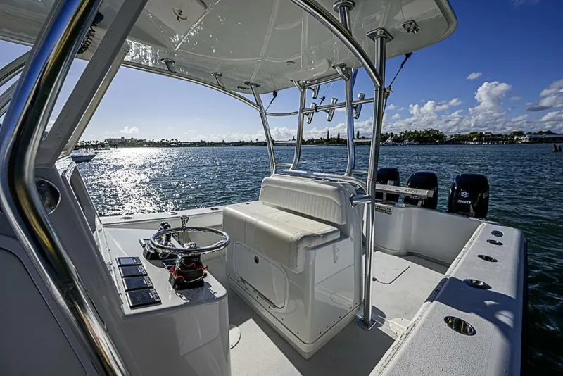 Slide: The Image of Yellowfin 36 2002 - 5904646