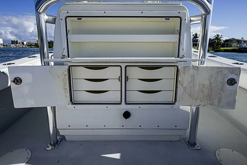 Slide: The Image of Yellowfin 36 2002 - 5904639