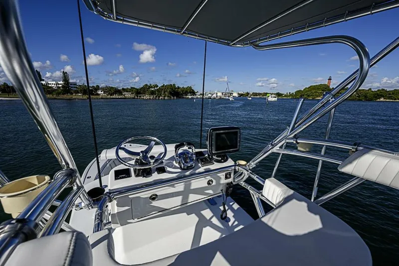 Slide: The Image of Yellowfin 36 2002 - 5904658