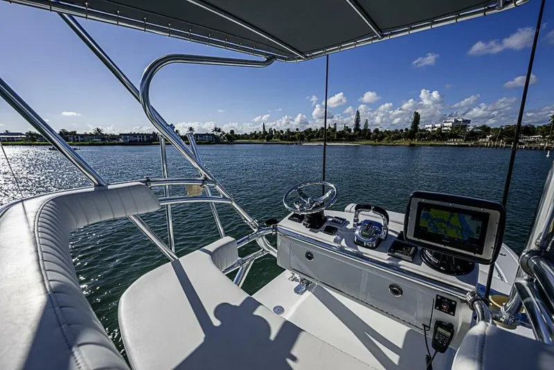 Slide: The Image of Yellowfin 36 2002 - 5904661