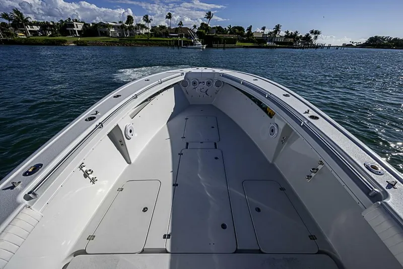 Slide: The Image of Yellowfin 36 2002 - 5904631