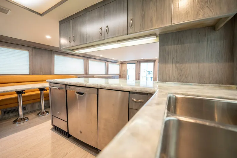 Slide: The Image of Hatteras 74 Cockpit Motoryacht 1998 - 5914106