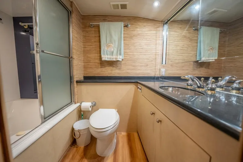 Slide: The Image of Hatteras 74 Cockpit Motoryacht 1998 - 5914121