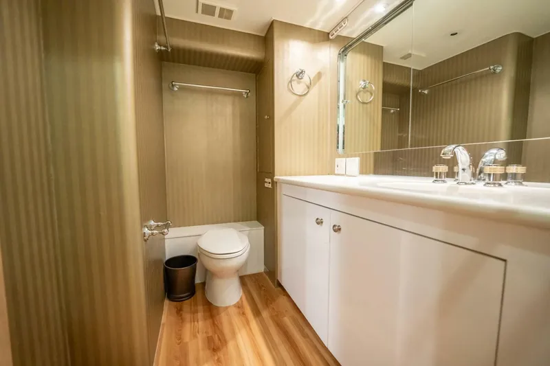 Slide: The Image of Hatteras 74 Cockpit Motoryacht 1998 - 5914127