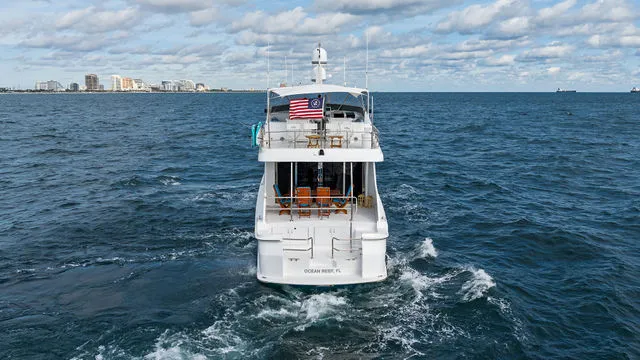 Slide: The Image of Hatteras 75 Sport Deck 2000 - 29