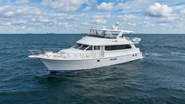 Slide: The Image of Hatteras 75 Sport Deck 2000 - 32