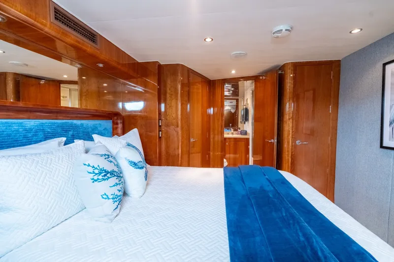 Slide: The Image of Hatteras 75 Sport Deck 2000 - 6886784